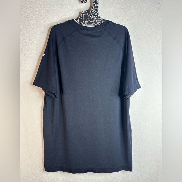 Fabletics Training Day Seamless T Shirt Black Athletic Workout size XXL - Picture 3 of 5